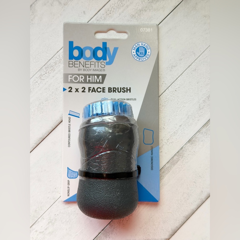Body Benefits For Him Face Brush 2" x 2" XL Moderate Exfoliation by Body Image